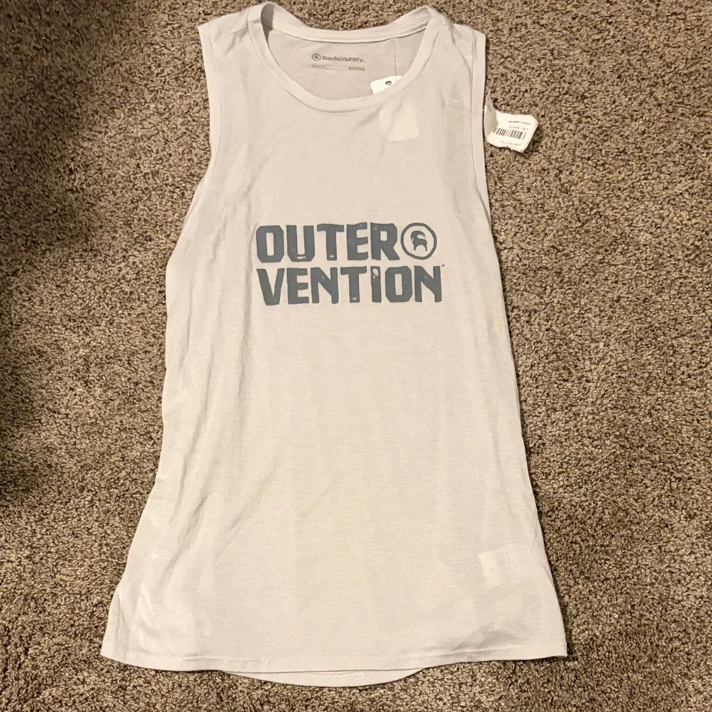 Outer Vention Women's Gray Muscle Tee